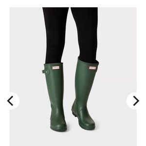Women’s 7-7.5 Hunter Rainboots EUC